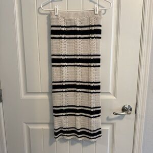 Freshman 1996 Women’s Black and White Knit Skirt
